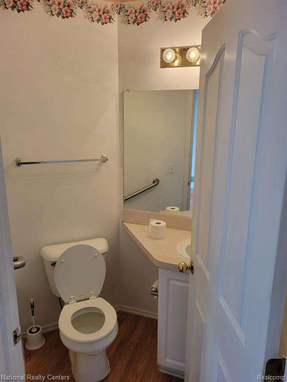 37008 CONDOR, Westland, MI — Photo 10