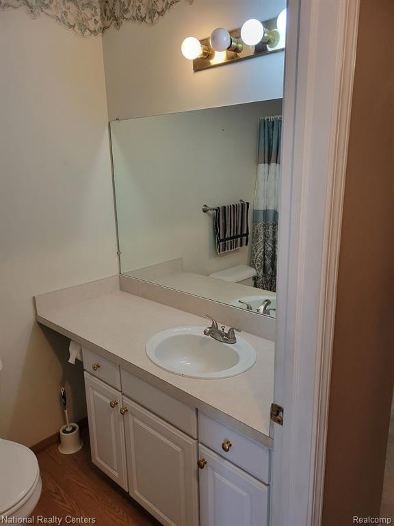 37008 CONDOR, Westland, MI — Photo 12