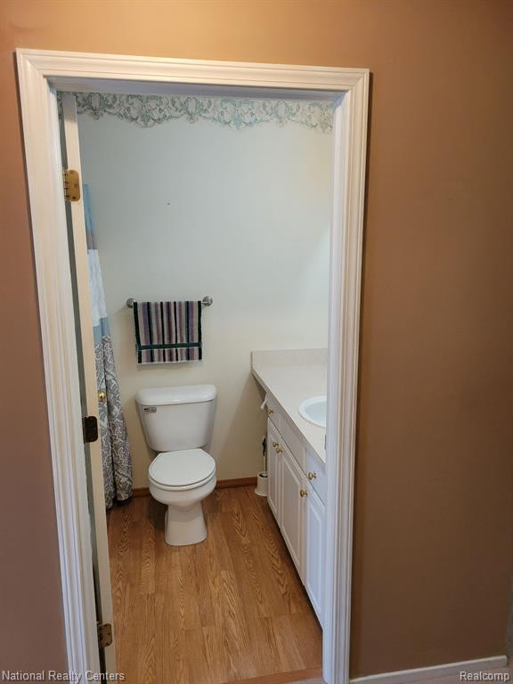 37008 CONDOR, Westland, MI — Photo 13