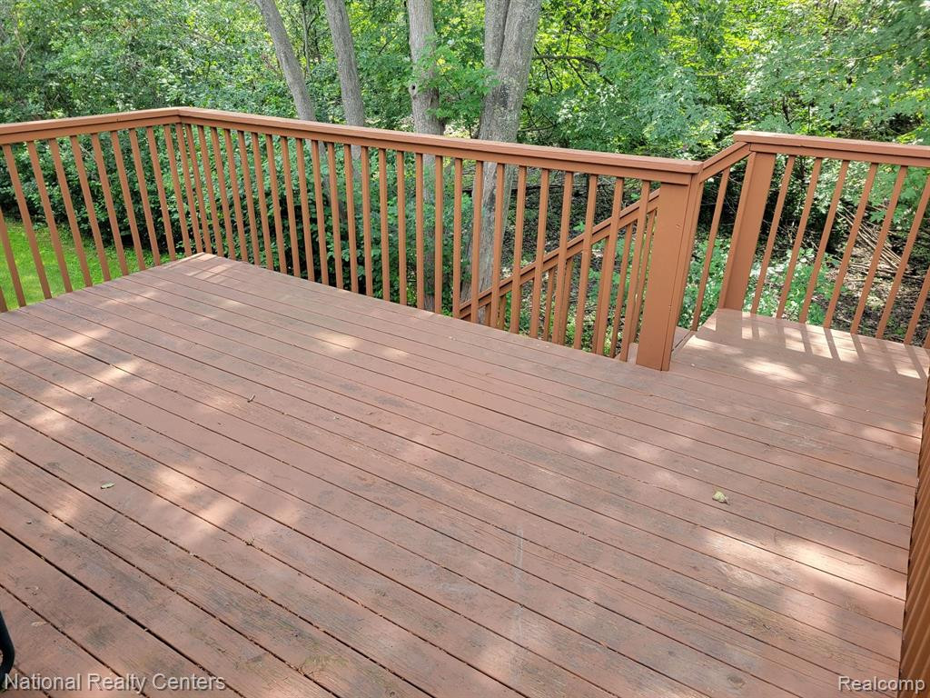 37008 CONDOR, Westland, MI — Photo 24