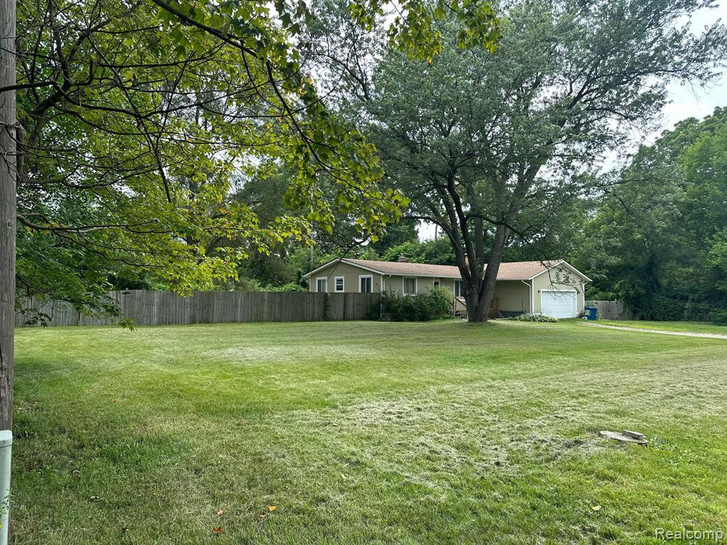 4610 WHITE LAKE Road, White Lake, MI 48383 — Photo 2