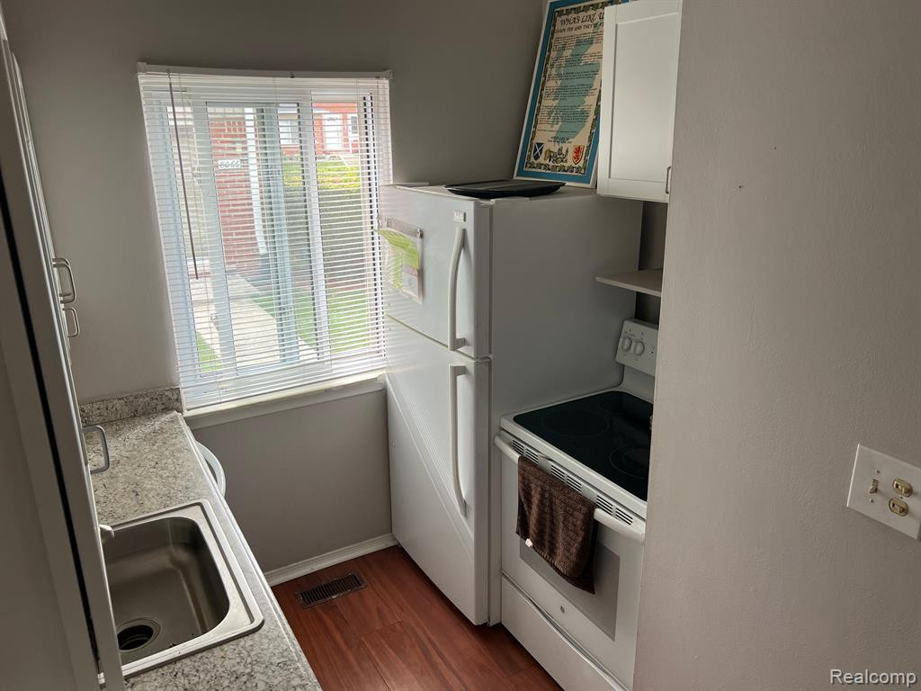 8095 BRISTOL Street, Westland, MI — Photo 6