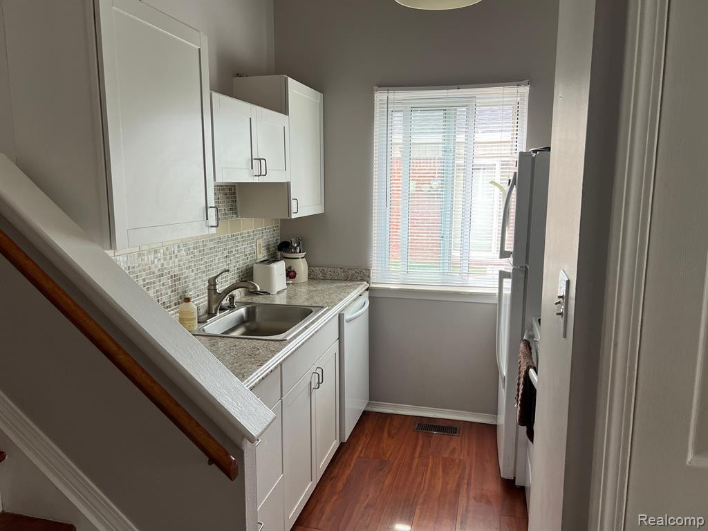 8095 BRISTOL Street, Westland, MI — Photo 7