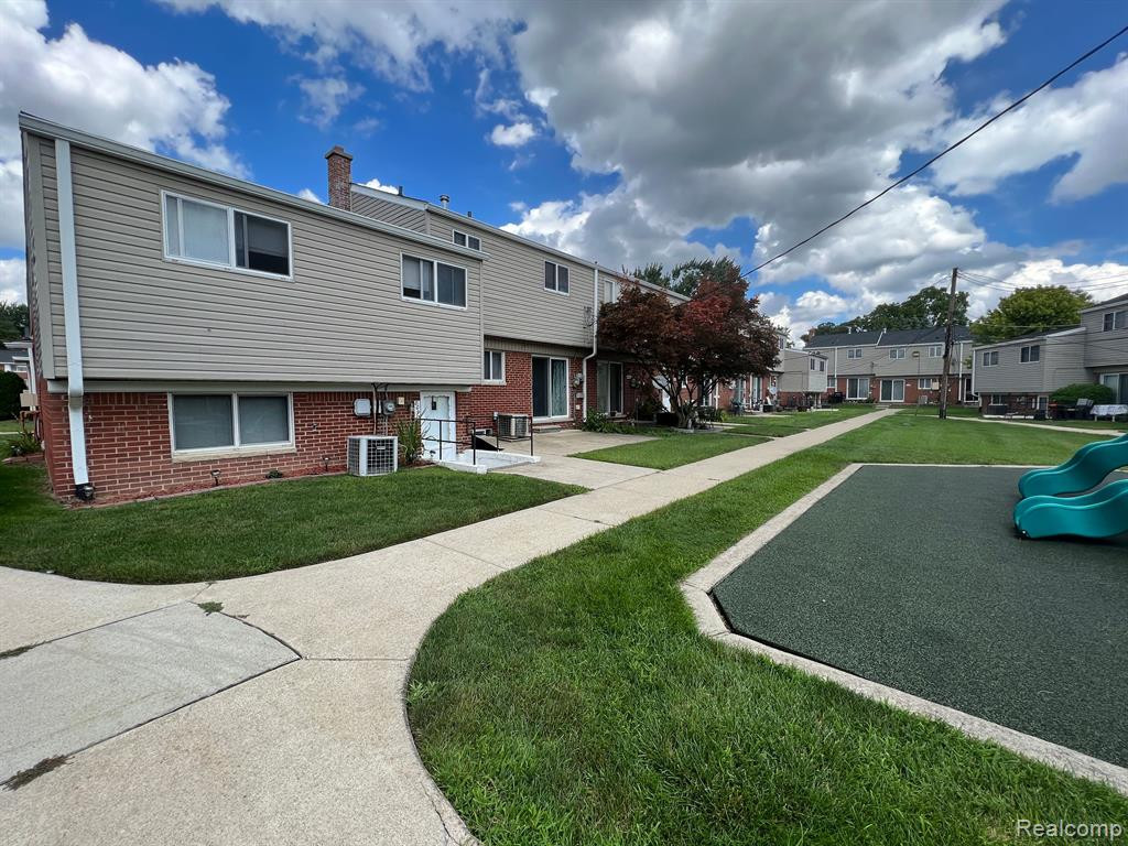 8095 BRISTOL Street, Westland, MI — Photo 10