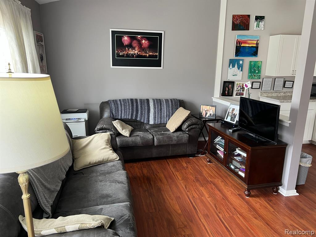 8095 BRISTOL Street, Westland, MI — Photo 16