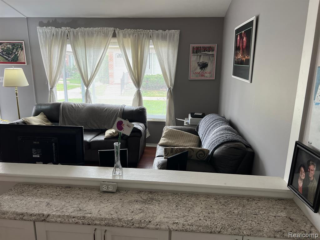 8095 BRISTOL Street, Westland, MI — Photo 18