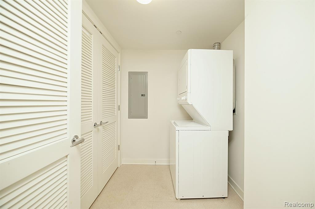1135 SHELBY Street, Detroit, MI 48226 — Photo 7