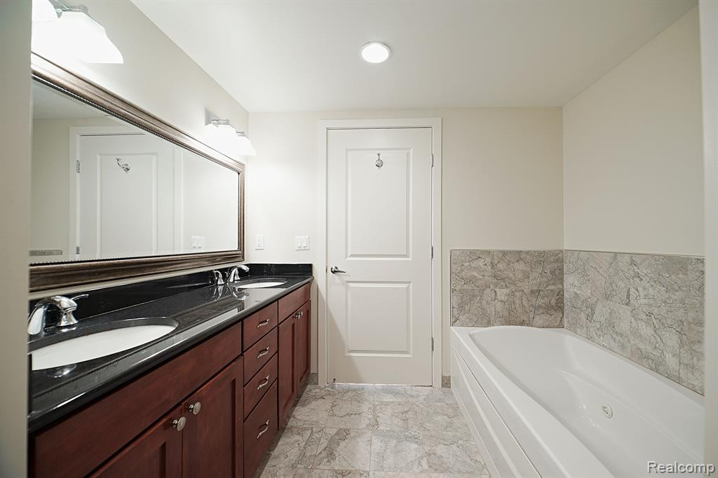 1135 SHELBY Street, Detroit, MI 48226 — Photo 18