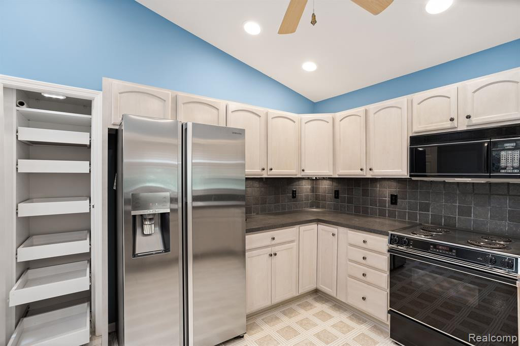 2967 W TELLURIDE, Brighton, MI 48114 — Photo 7