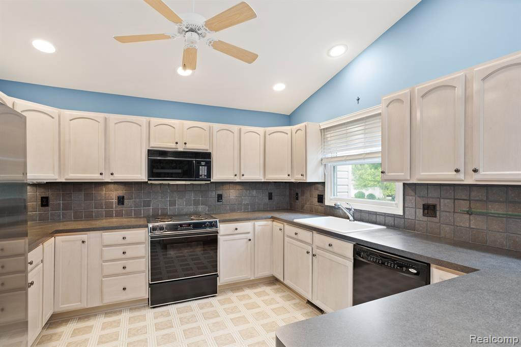 2967 W TELLURIDE, Brighton, MI 48114 — Photo 8