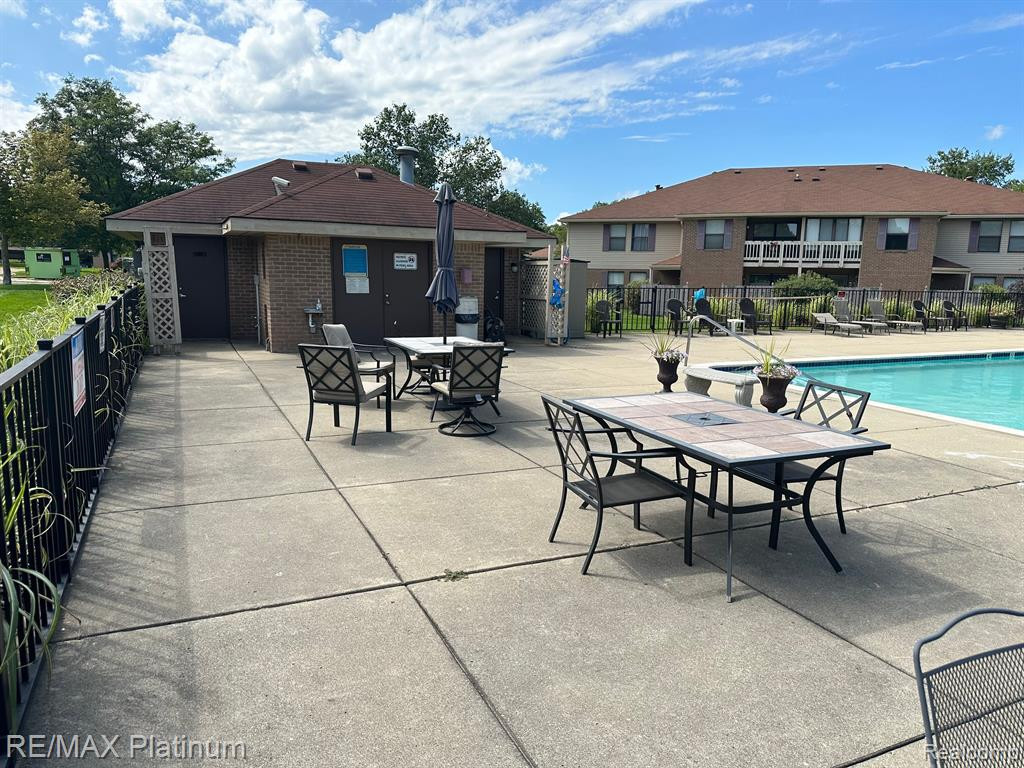 61184 GREENWOOD Drive, South Lyon, MI 48178 — Photo 26