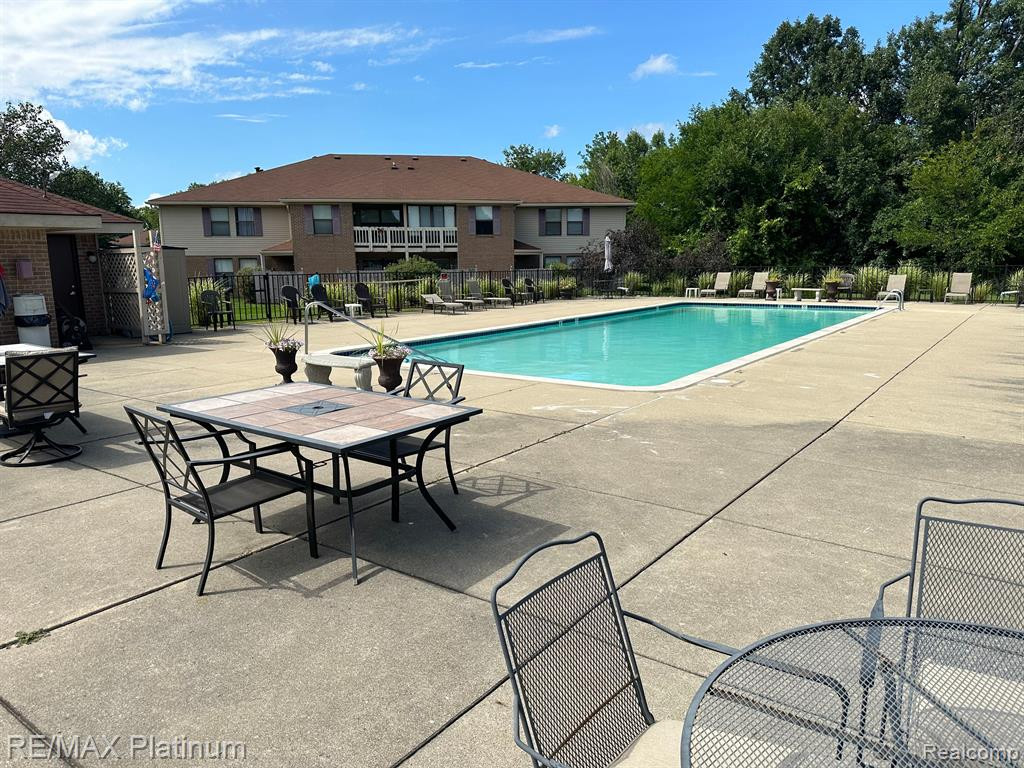 61184 GREENWOOD Drive, South Lyon, MI 48178 — Photo 27