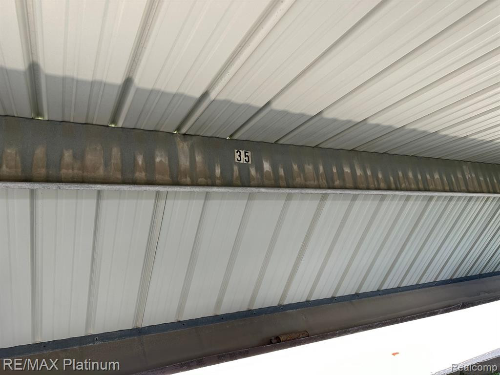 61184 GREENWOOD Drive, South Lyon, MI 48178 — Photo 28
