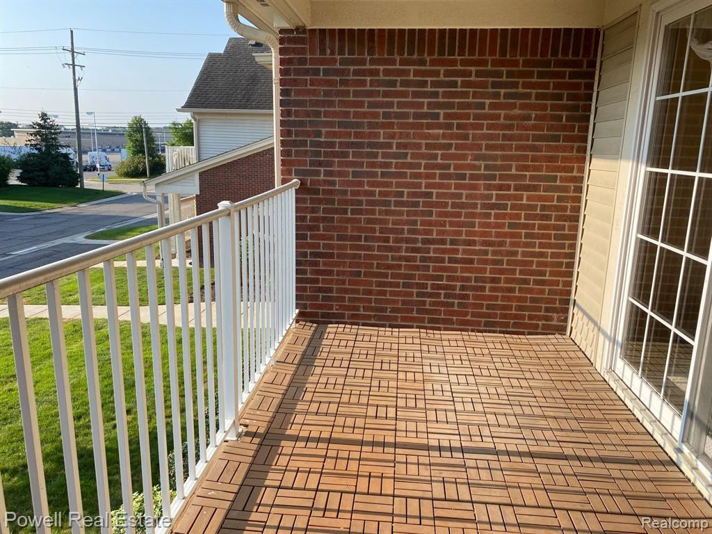 29579 NOTTINGHAM Circle, Livonia, MI 48152 — Photo 11