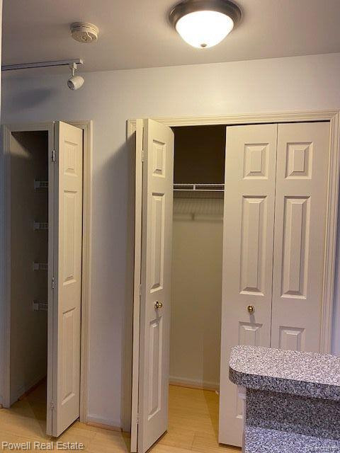 29579 NOTTINGHAM Circle, Livonia, MI 48152 — Photo 22