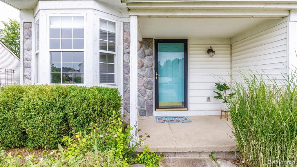 7535 STREAMWOOD Drive, Ypsilanti, MI 48197 — Photo 7