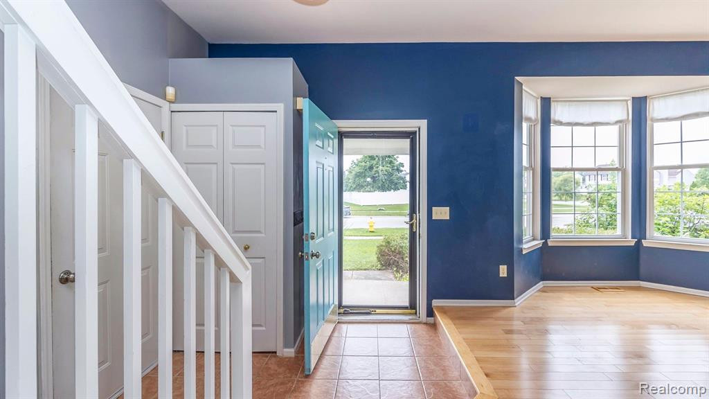 7535 STREAMWOOD Drive, Ypsilanti, MI 48197 — Photo 8