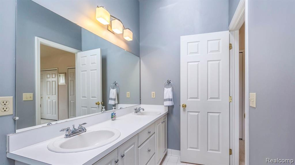 7535 STREAMWOOD Drive, Ypsilanti, MI 48197 — Photo 27