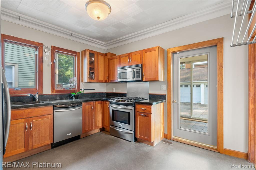124 E SUMMIT Street, Ann Arbor, MI 48104 — Photo 10