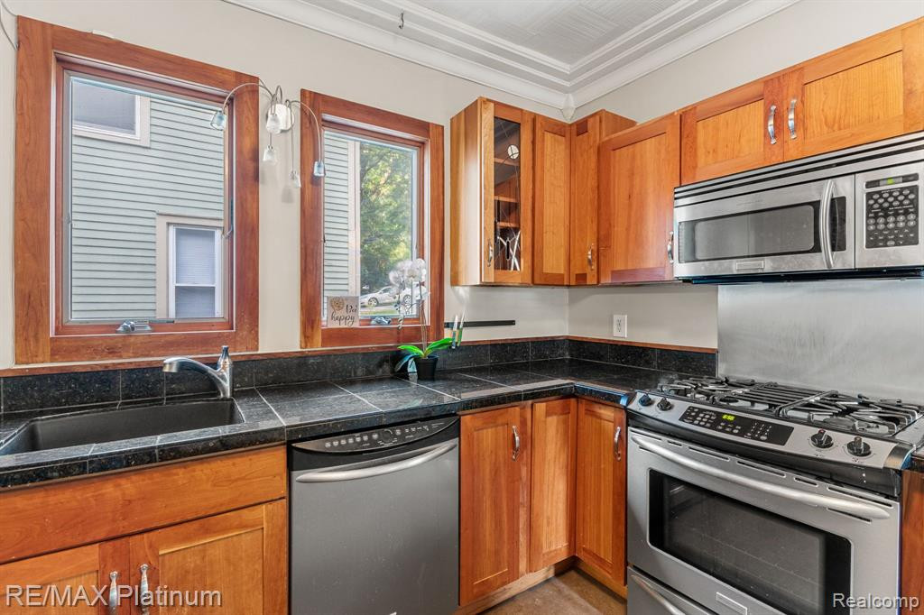 124 E SUMMIT Street, Ann Arbor, MI 48104 — Photo 14