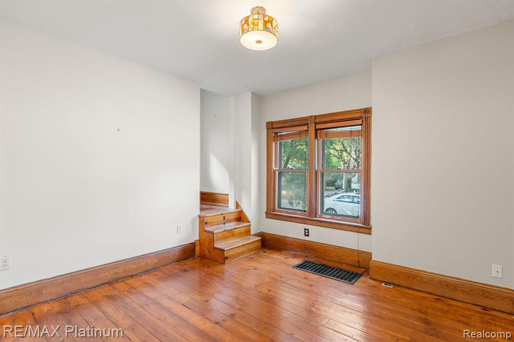 124 E SUMMIT Street, Ann Arbor, MI 48104 — Photo 16