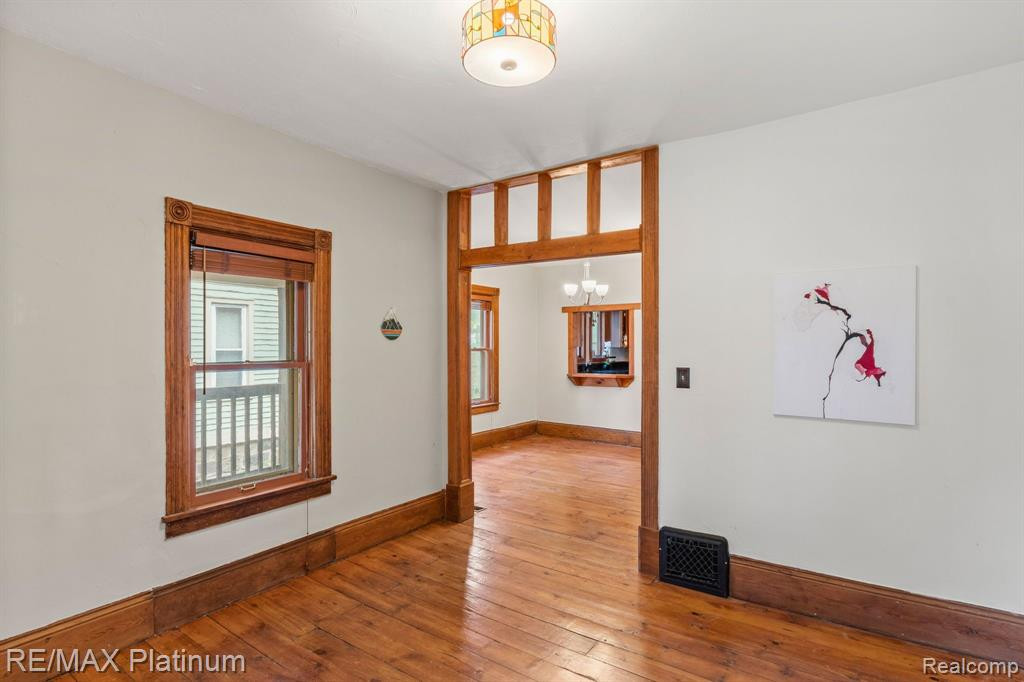 124 E SUMMIT Street, Ann Arbor, MI 48104 — Photo 17