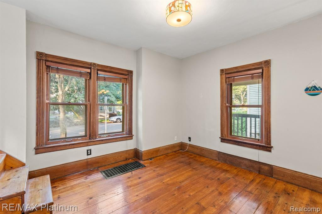 124 E SUMMIT Street, Ann Arbor, MI 48104 — Photo 18