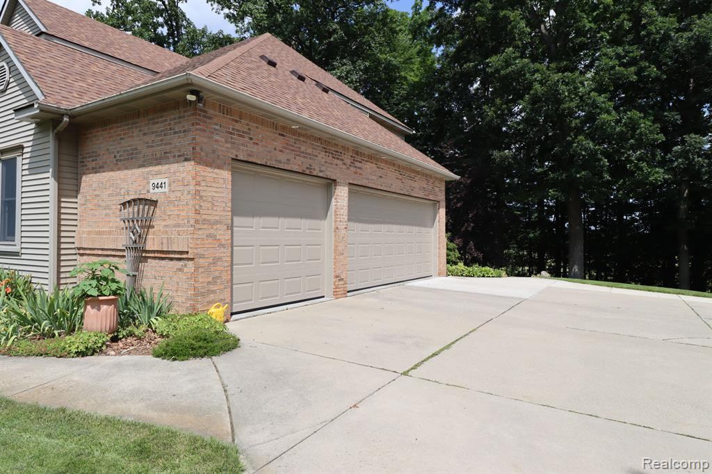 9441 Fair Oaks Drive, Goodrich Vlg, MI — Photo 3
