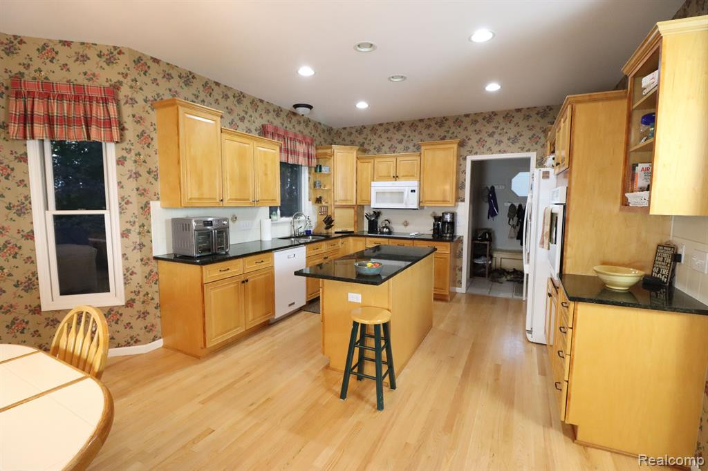 9441 Fair Oaks Drive, Goodrich Vlg, MI — Photo 6