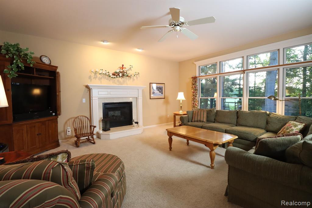9441 Fair Oaks Drive, Goodrich Vlg, MI — Photo 8