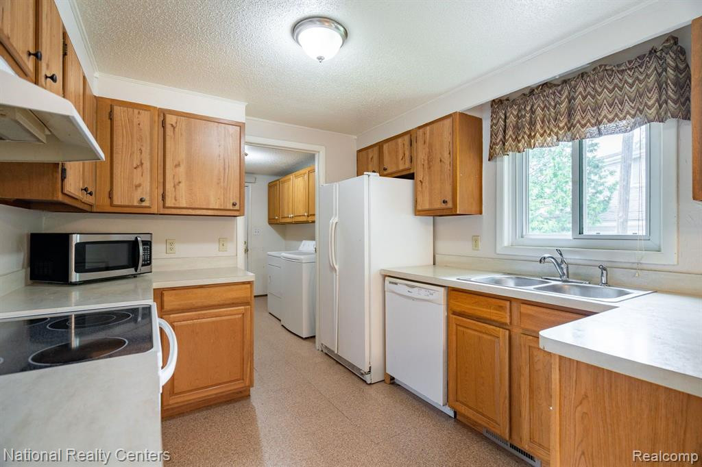 50 MECHANIC Street, Oxford, MI 48371 — Photo 11