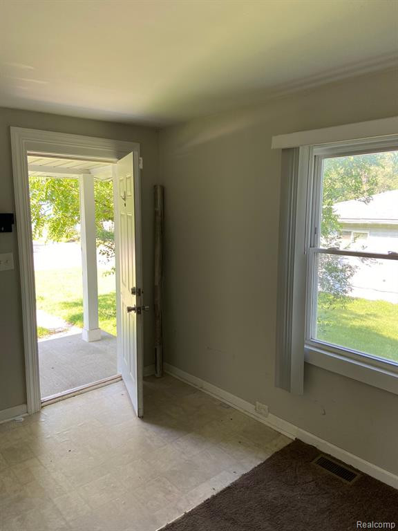 128 MILES Street, Ypsilanti, MI 48198 — Photo 4