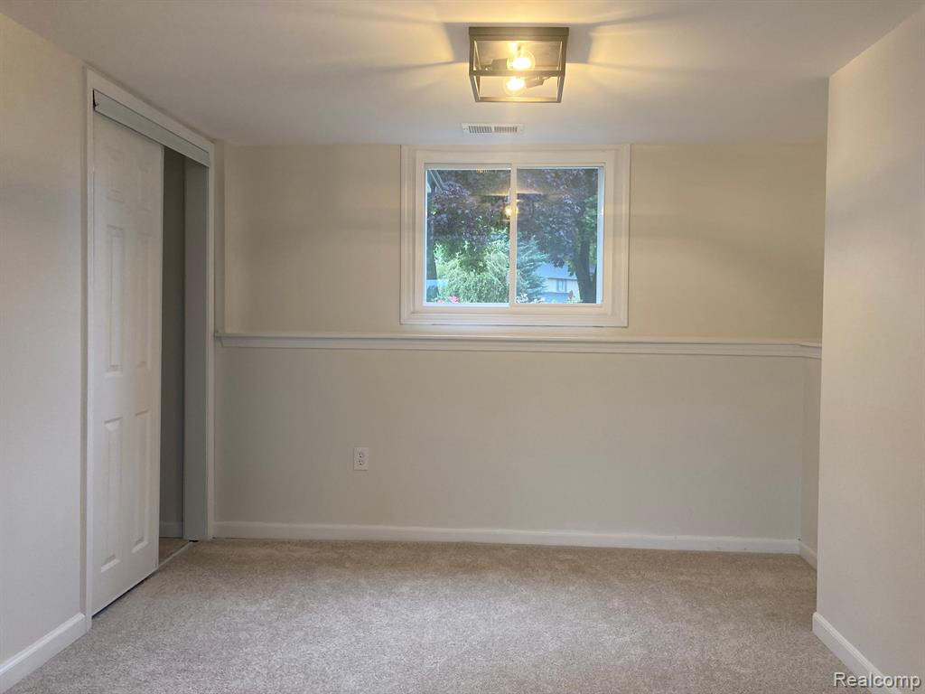 45 LAKES EDGE, Oxford, MI 48371 — Photo 9