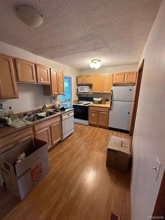 177 NEPTUNE Drive, Walled Lake, MI 48390 — Photo 6