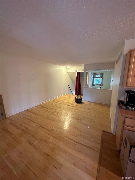 177 NEPTUNE Drive, Walled Lake, MI 48390 — Photo 7