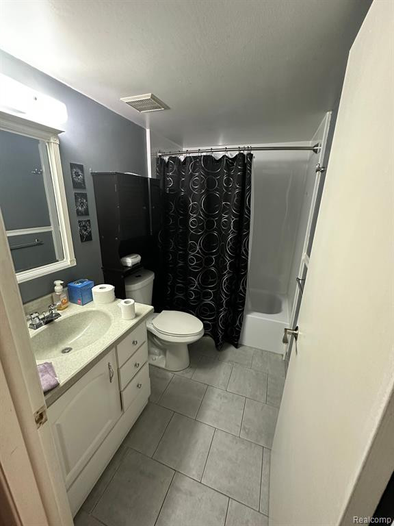 177 NEPTUNE Drive, Walled Lake, MI 48390 — Photo 8