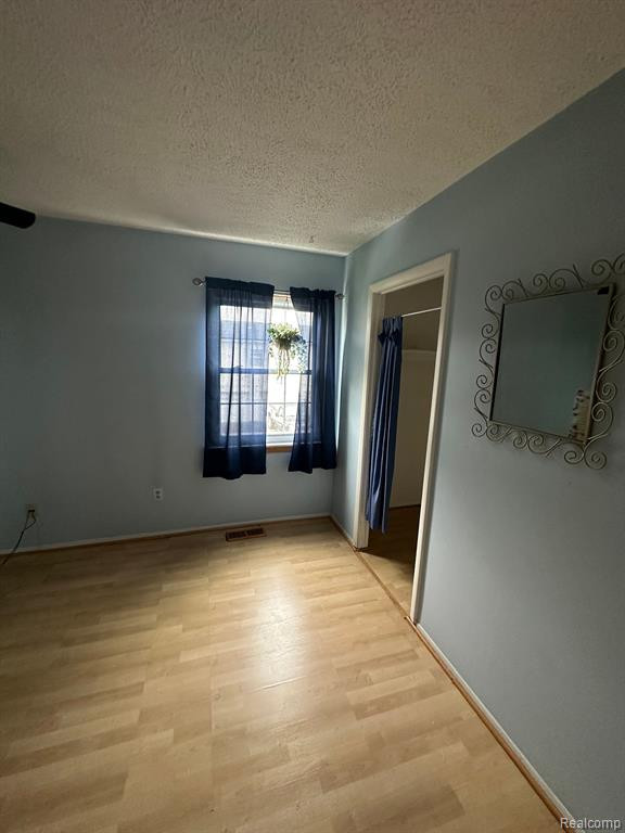 177 NEPTUNE Drive, Walled Lake, MI 48390 — Photo 9