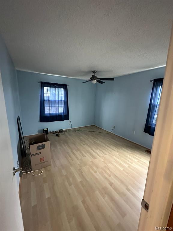 177 NEPTUNE Drive, Walled Lake, MI 48390 — Photo 11