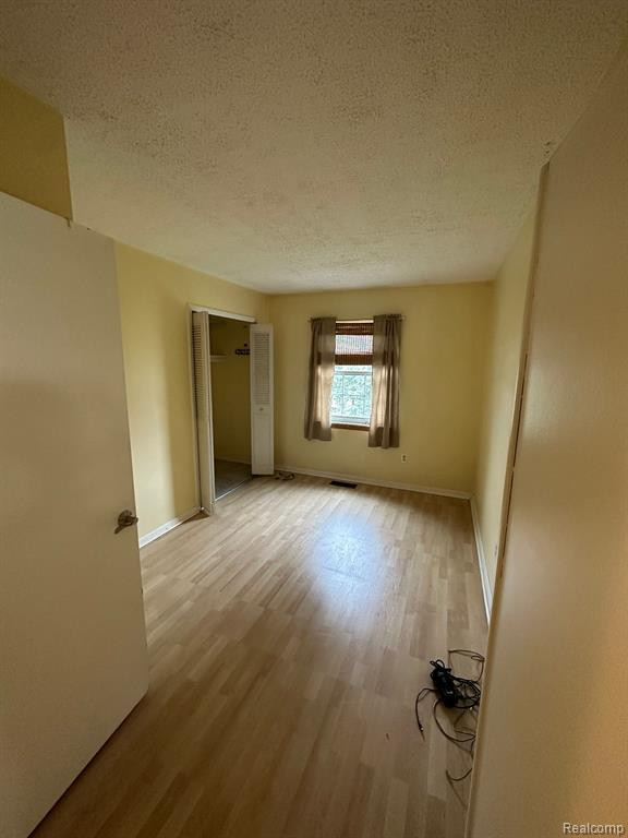 177 NEPTUNE Drive, Walled Lake, MI 48390 — Photo 12