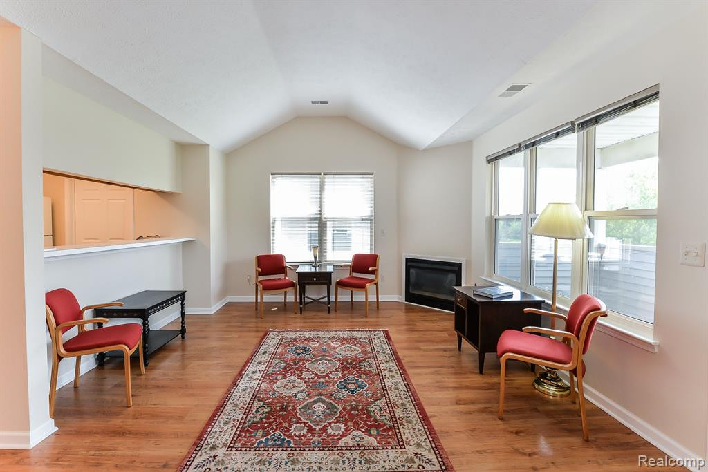 1731 WEATHERSTONE Drive, Ann Arbor, MI 48108 — Photo 5