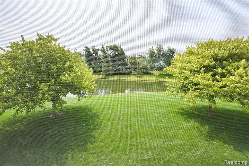 1731 WEATHERSTONE Drive, Ann Arbor, MI 48108 — Photo 9