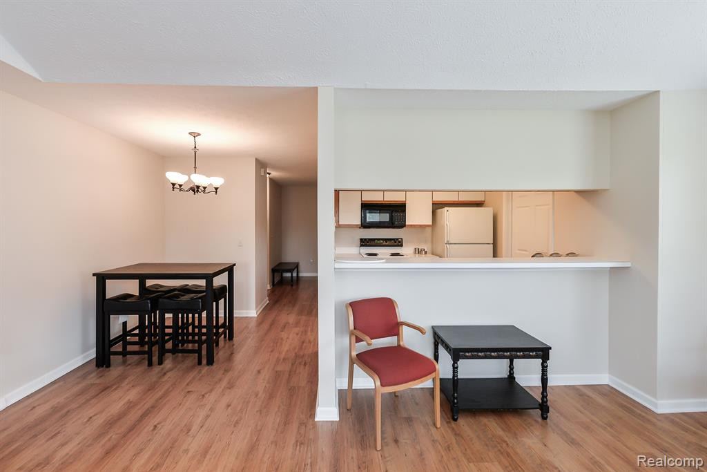 1731 WEATHERSTONE Drive, Ann Arbor, MI 48108 — Photo 11