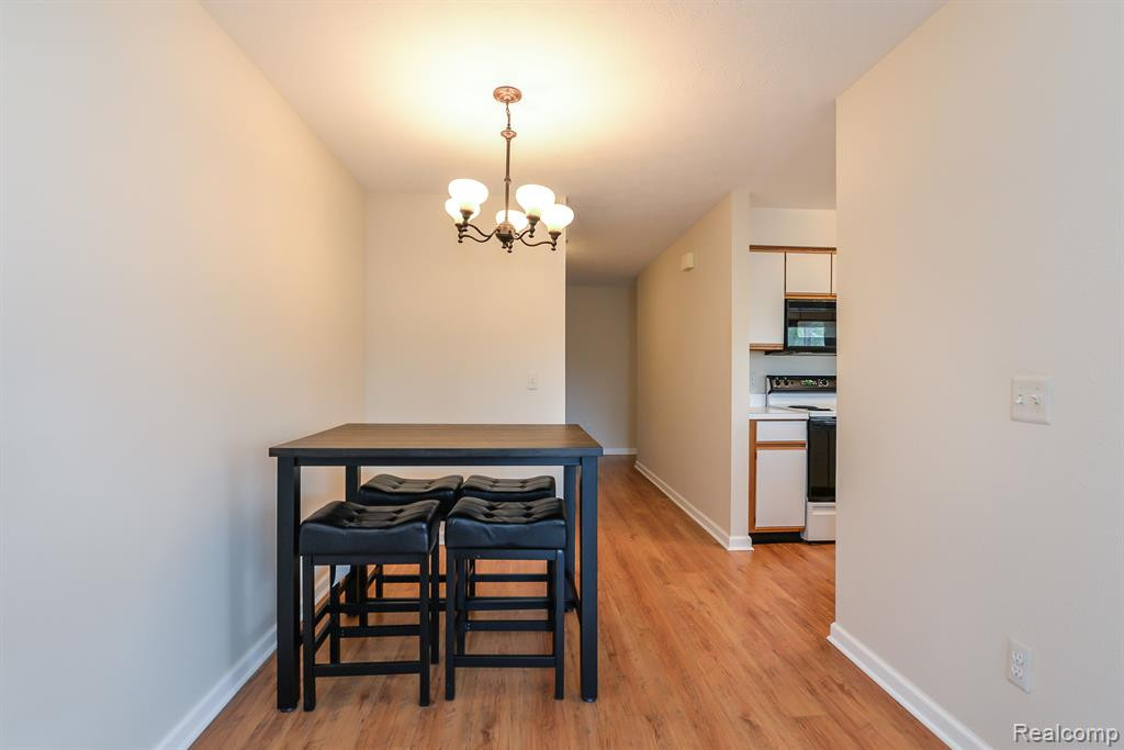 1731 WEATHERSTONE Drive, Ann Arbor, MI 48108 — Photo 12