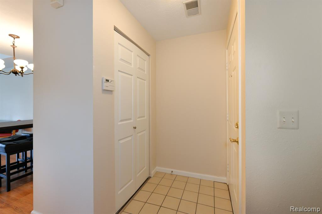 1731 WEATHERSTONE Drive, Ann Arbor, MI 48108 — Photo 16