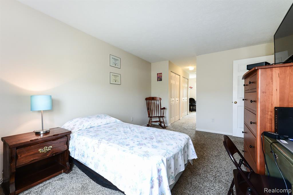 1731 WEATHERSTONE Drive, Ann Arbor, MI 48108 — Photo 23