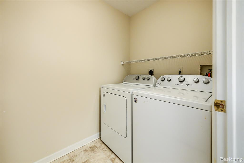 1731 WEATHERSTONE Drive, Ann Arbor, MI 48108 — Photo 29