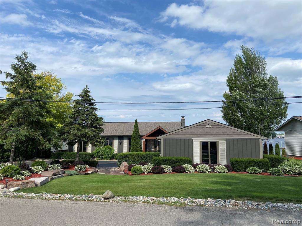 75 CRESCENT Avenue, Lake Orion, MI 48362 — Photo 6