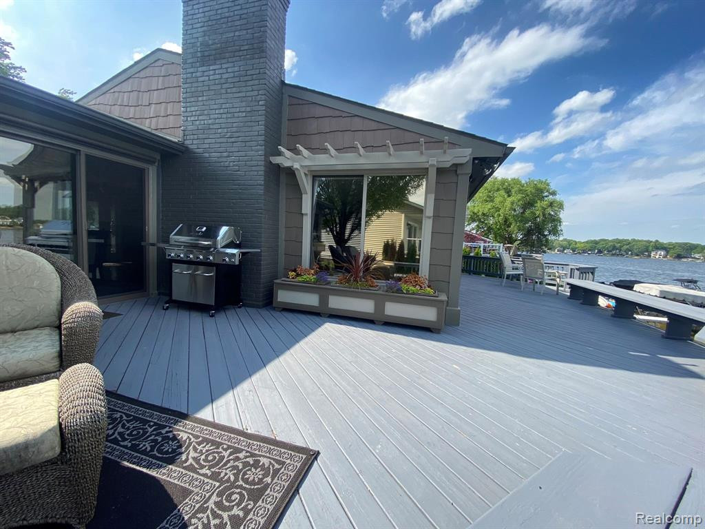 75 CRESCENT Avenue, Lake Orion, MI 48362 — Photo 9