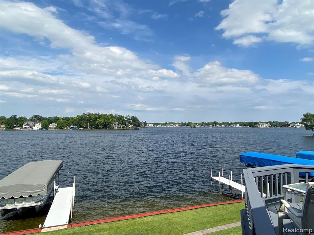 75 CRESCENT Avenue, Lake Orion, MI 48362 — Photo 10