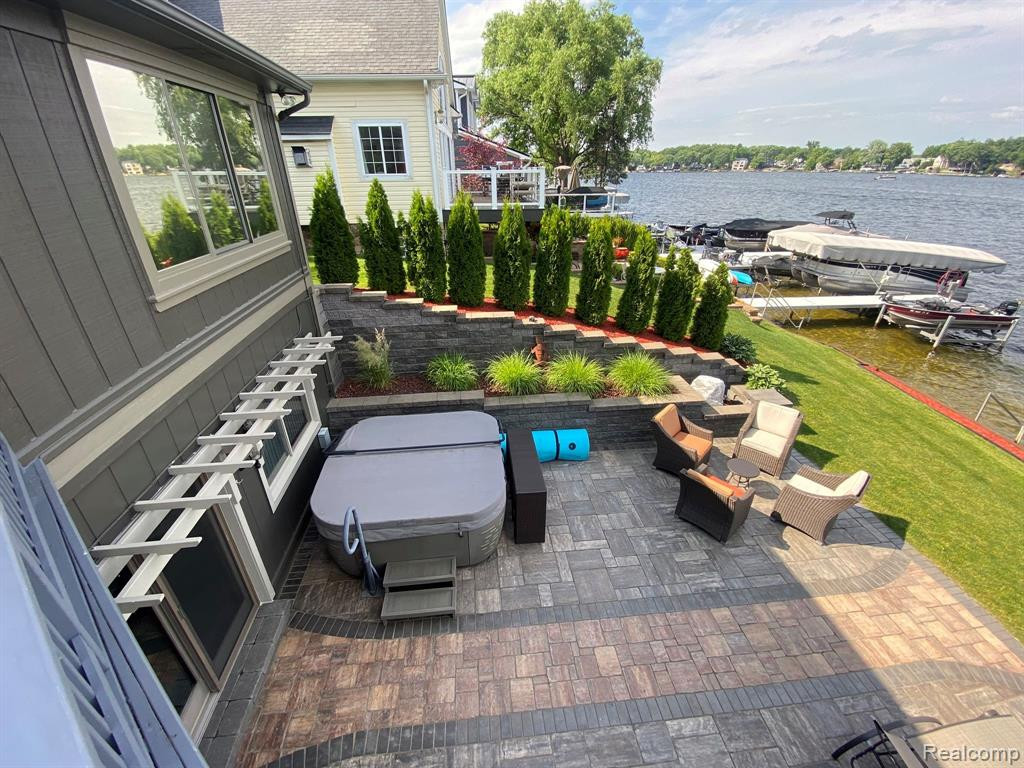 75 CRESCENT Avenue, Lake Orion, MI 48362 — Photo 11